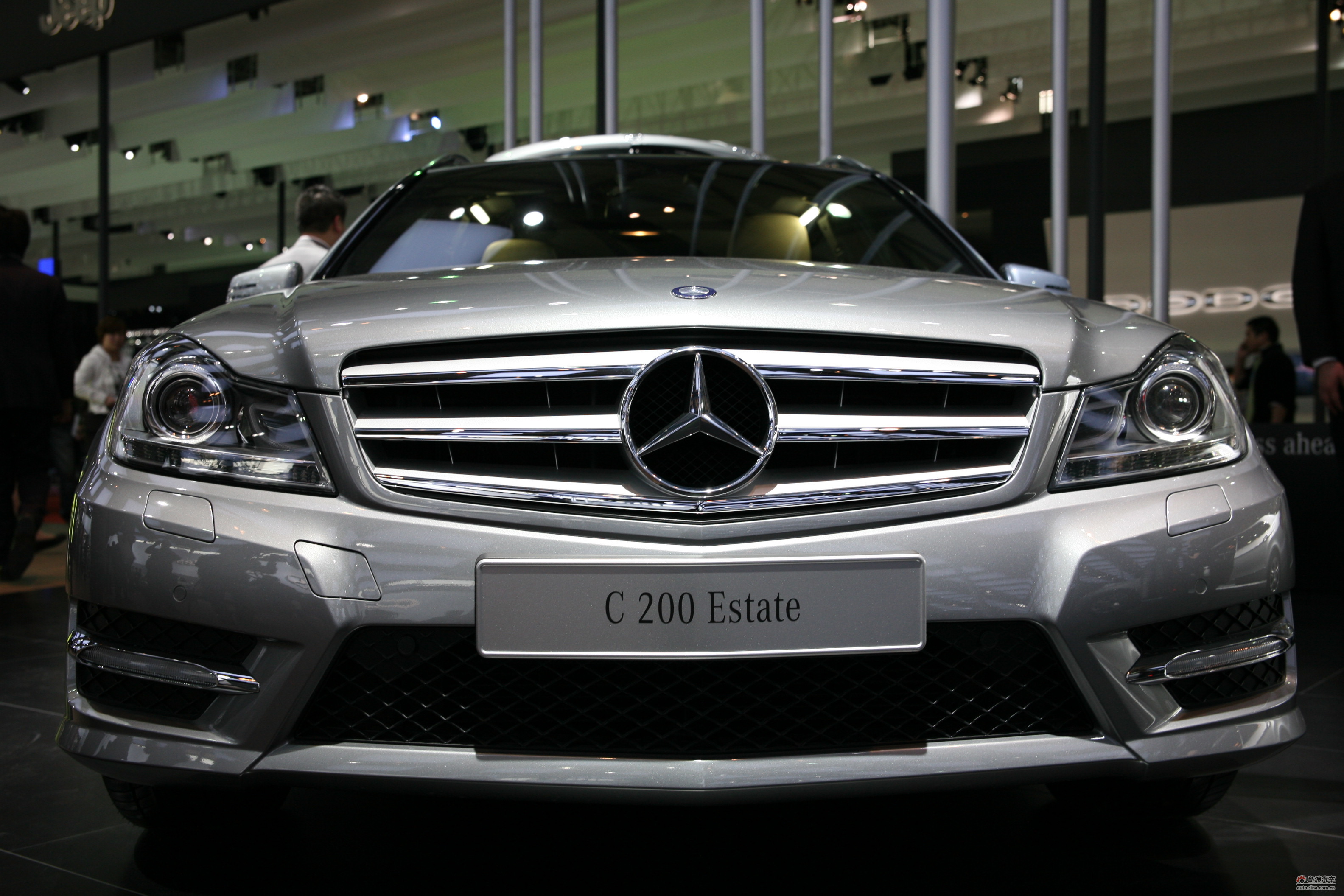 跨国公司的全球首发车19辆,国内车企的全球首发车辆奔驰c200价格奔驰