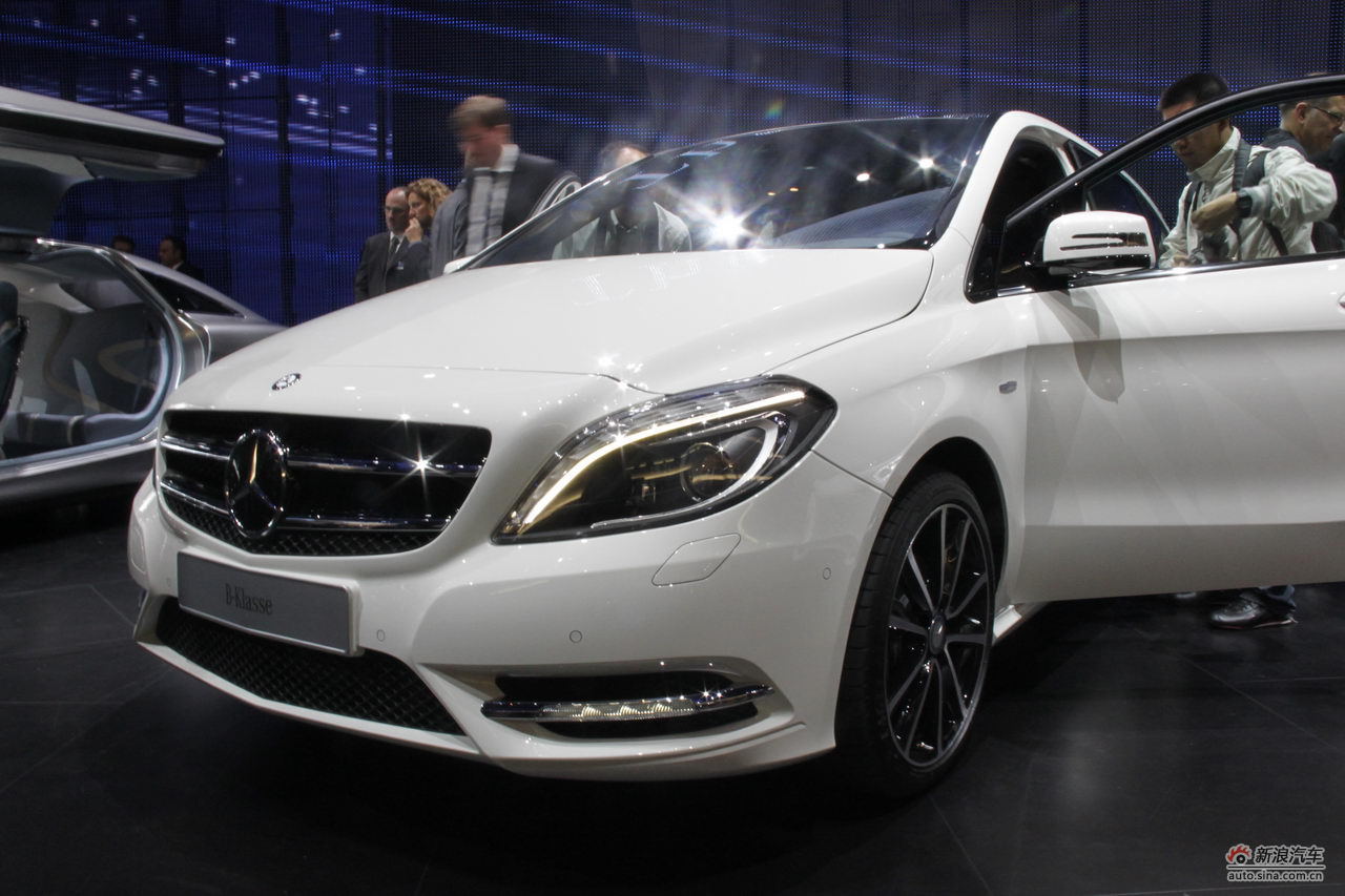 全新奔驰b200_奔驰b级车展图片8613153_汽车图库_新浪汽车_新浪网