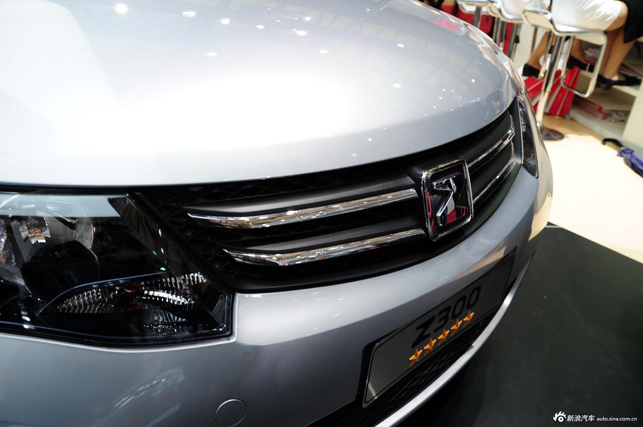 图为:众泰z300