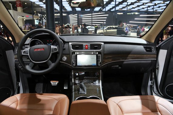 2014款哈弗H8 2.0T自动四驱豪华型