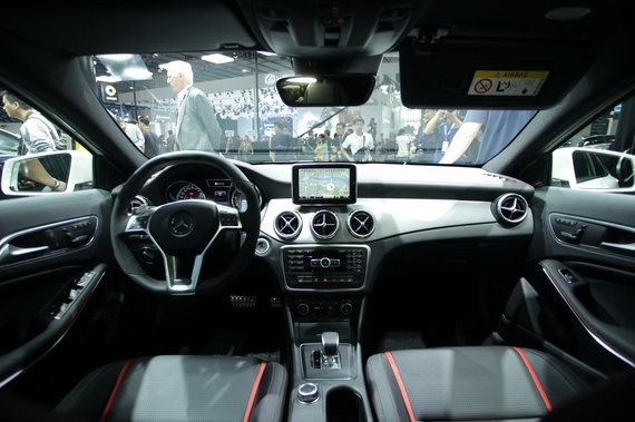 2014年第12届广州国际车展 图为：奔驰GLA45 AMG 4MATIC