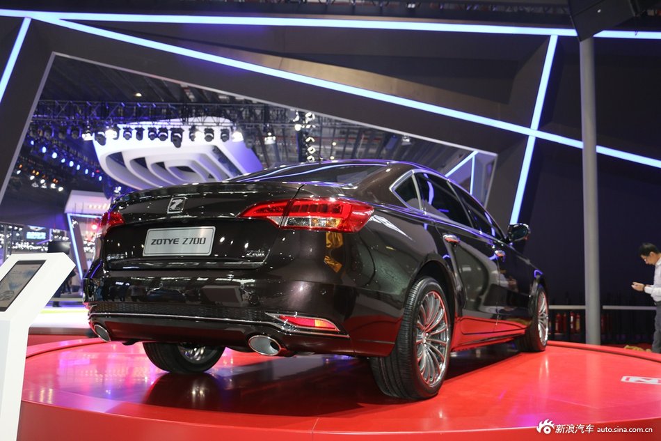 2015上海车展：众泰Z700