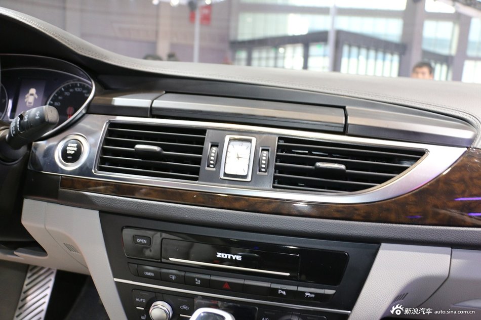 2015上海车展：众泰Z700