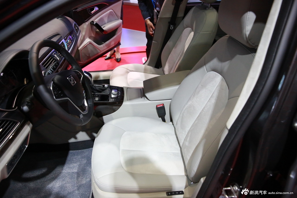 2015上海车展：众泰Z700