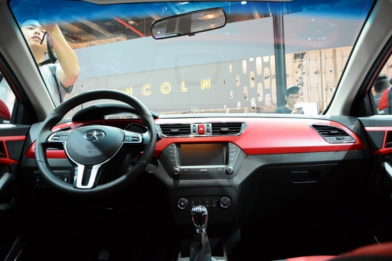 2015上海车展：瑞风S2