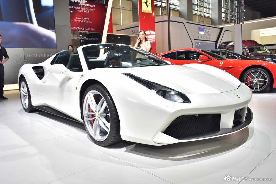 法拉利488 SPIDER