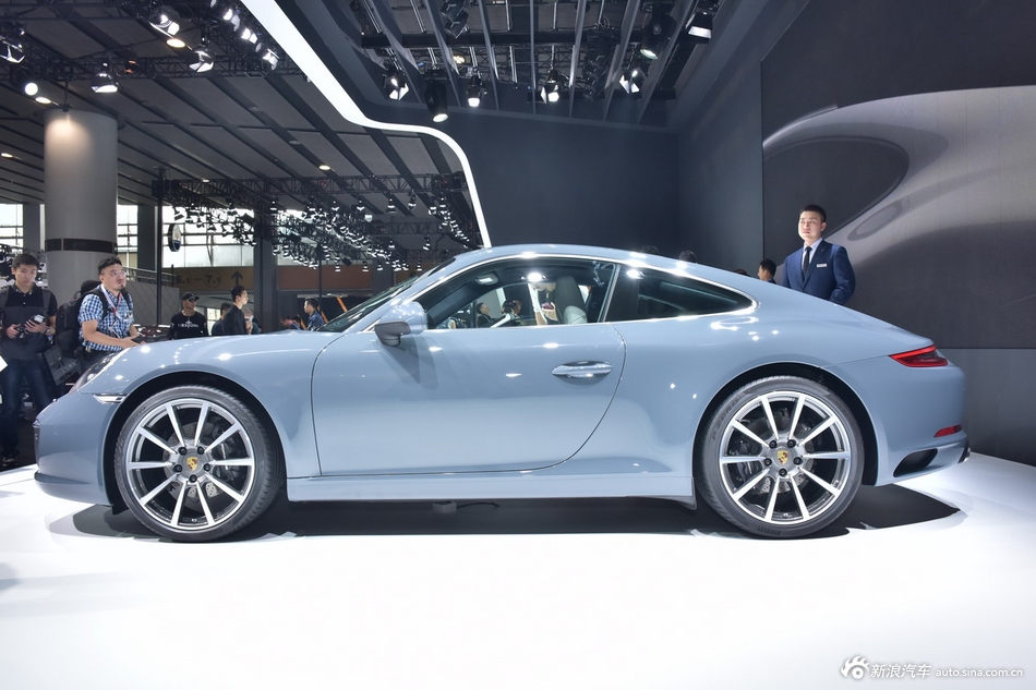 911 Carrera 硬顶版