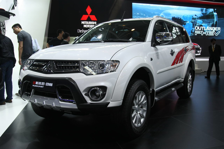 广汽三菱帕杰罗