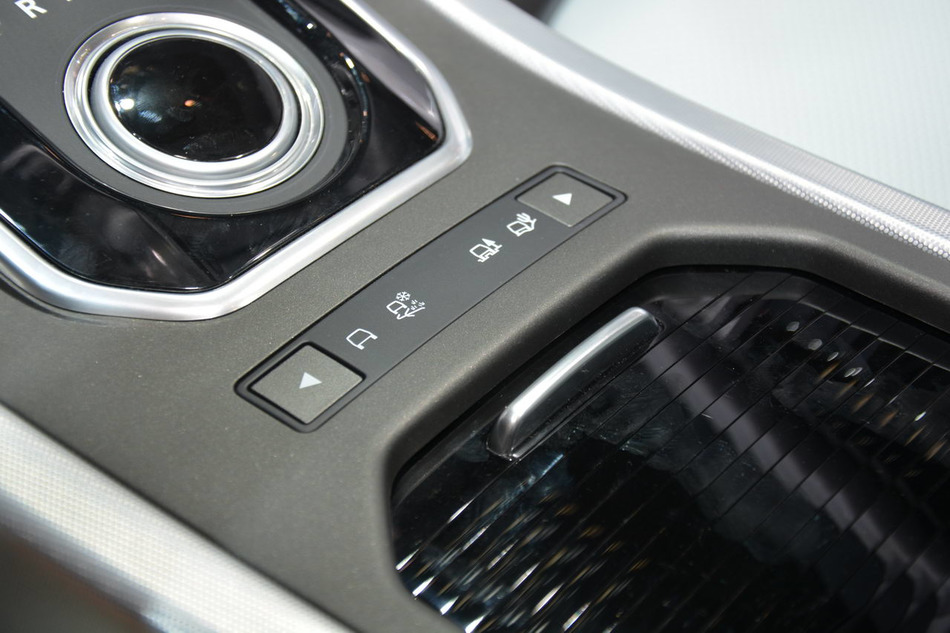 揽胜极光敞篷版