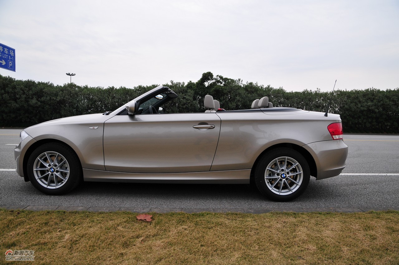 2011款宝马1系敞篷轿跑车