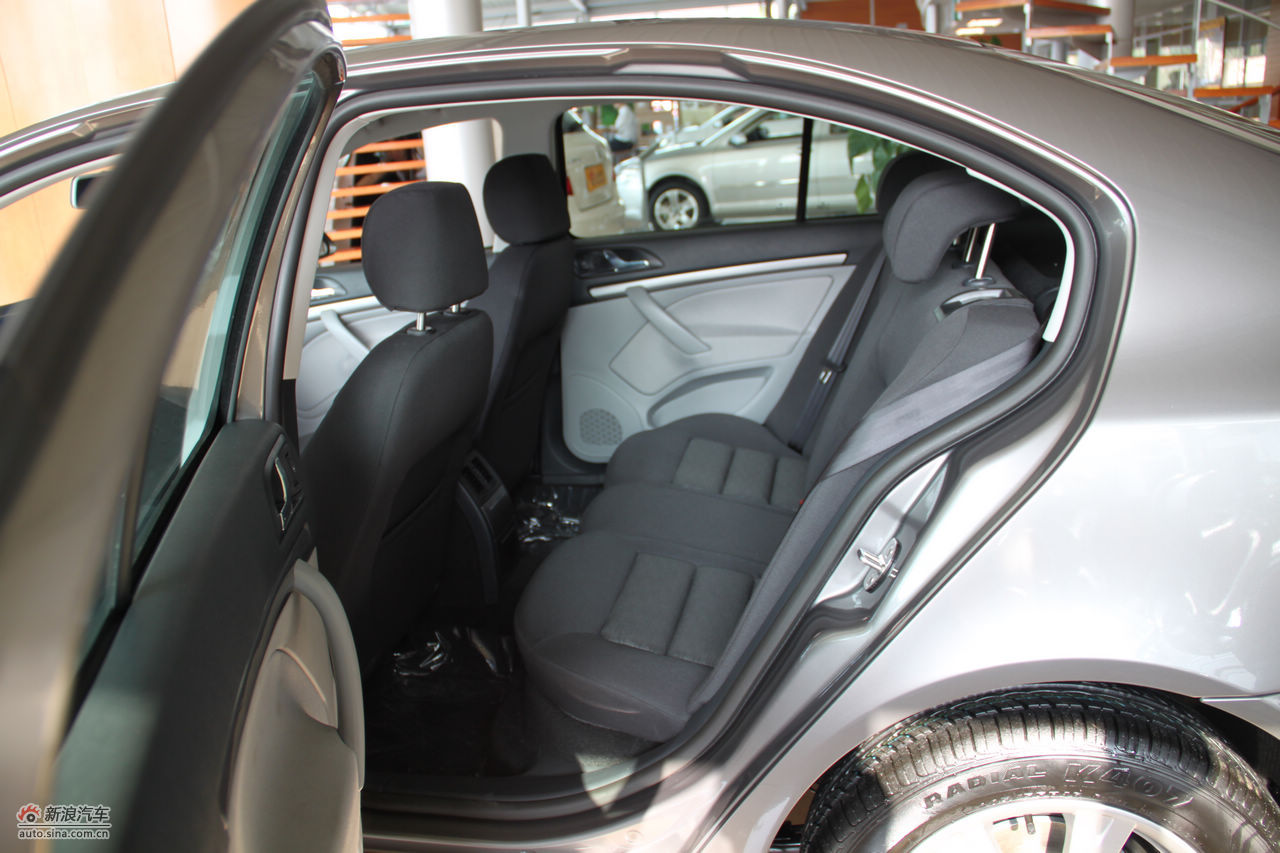 明锐内饰_明锐空间图片1020020_汽车图库_新浪汽车_新浪网