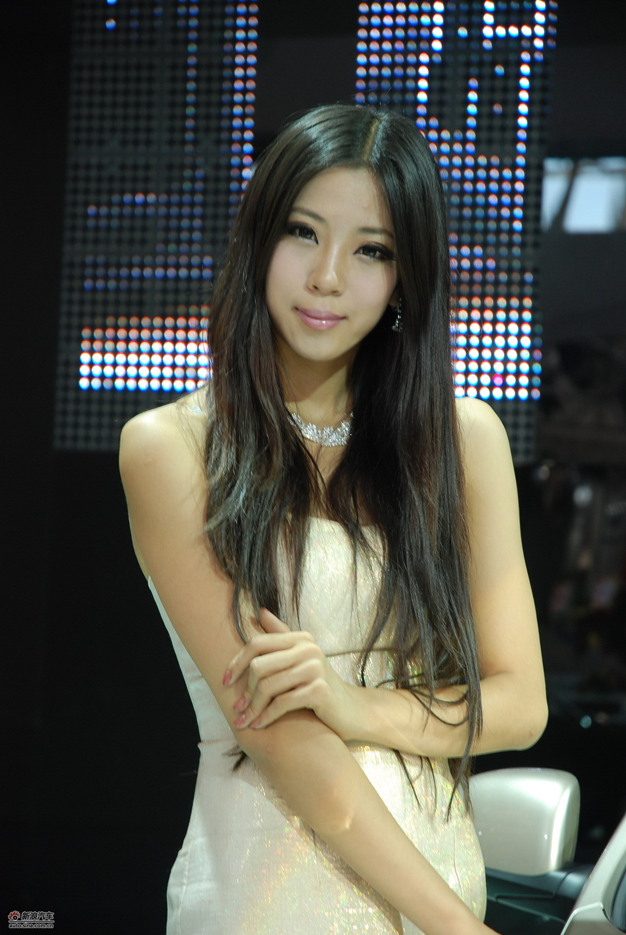 哈尔滨车展美女模特图