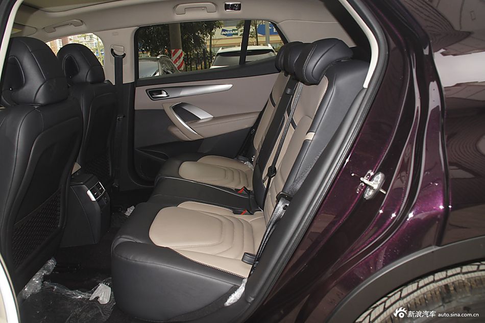 2016款DS 6 1.6T自动豪华版THP160