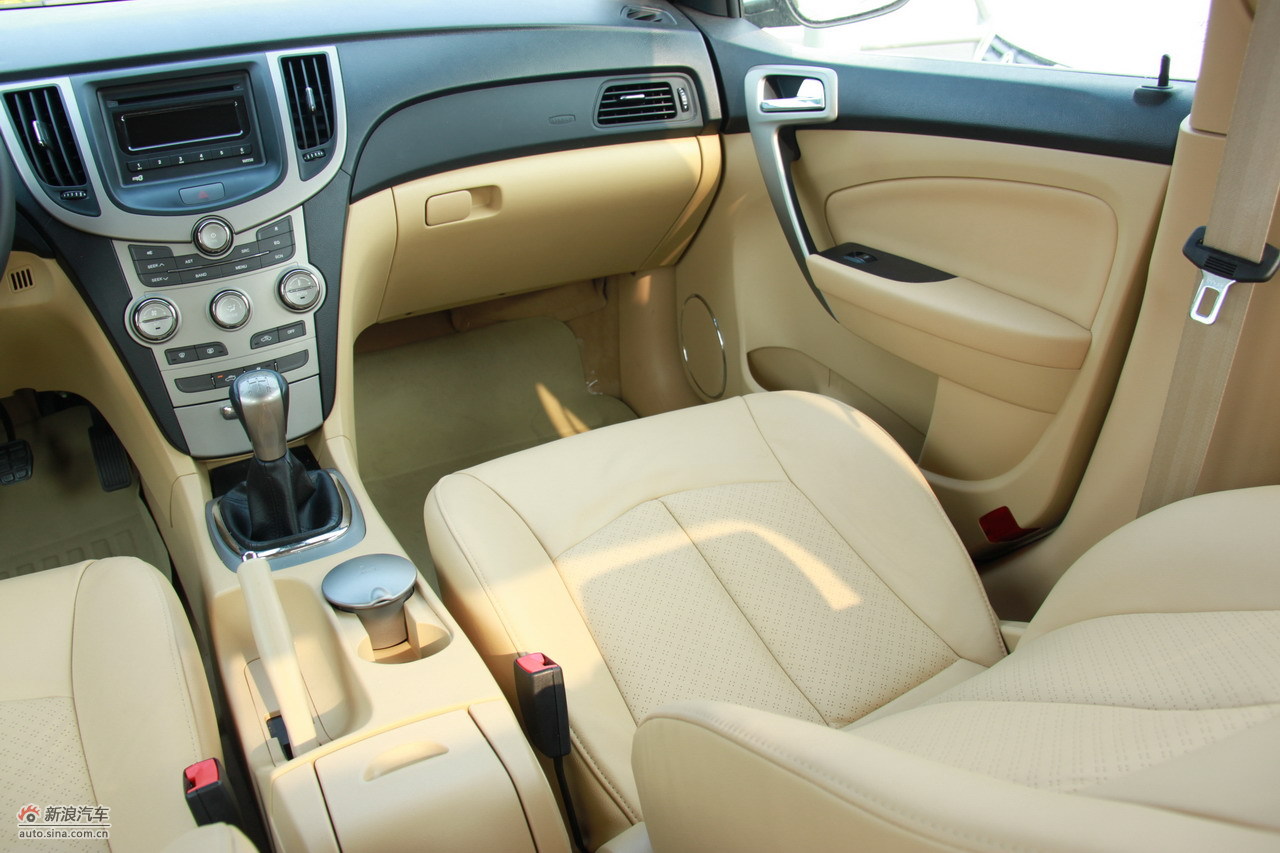 2010款改款奇瑞a3内饰