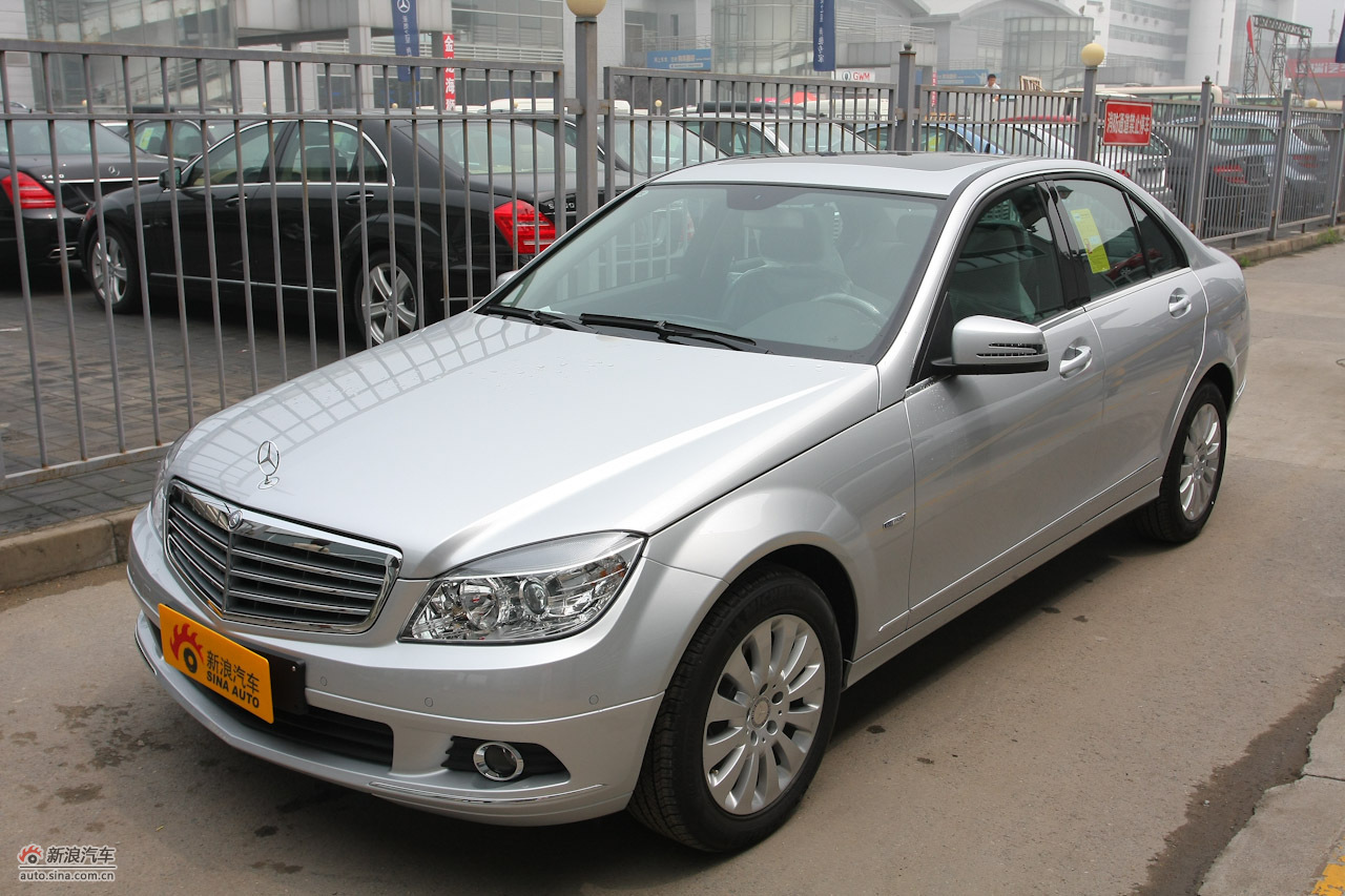 2010款奔驰c200 cgi:外观