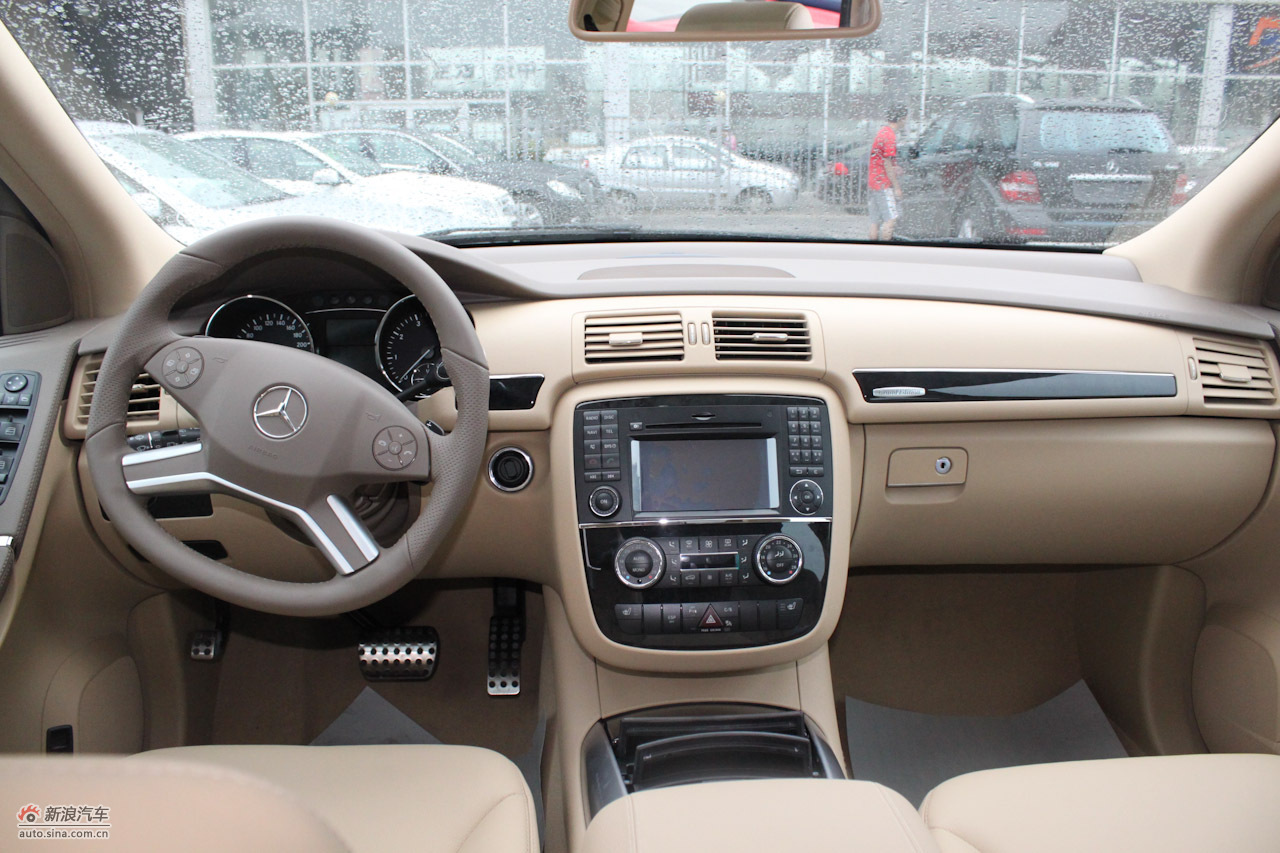 2009款奔驰r350 4matic_奔驰r级内饰图片2660037_汽车图库_新浪汽车