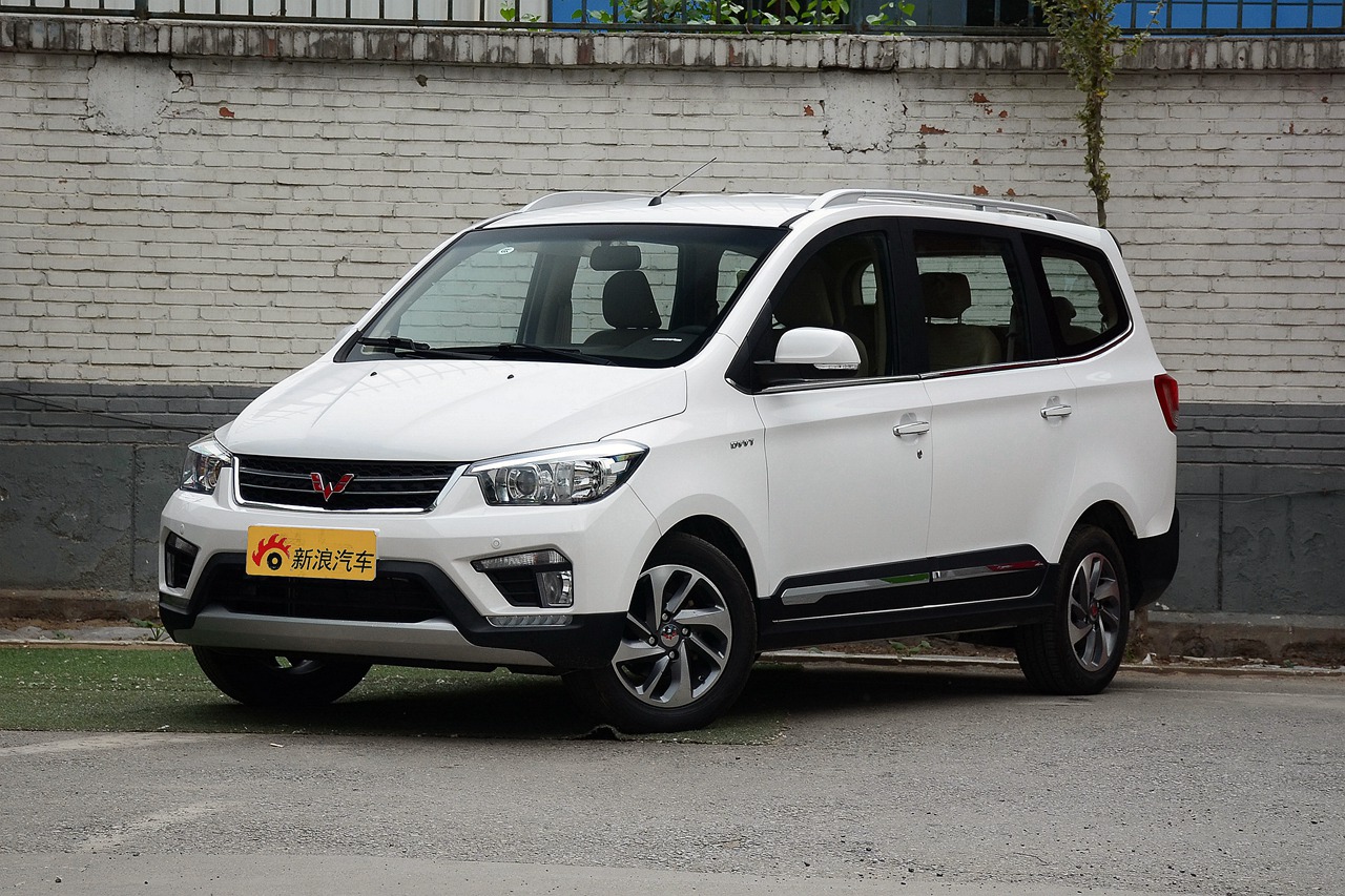 【新车展厅:到店实拍新款五菱宏光】五菱宏光综合图 -新浪汽车