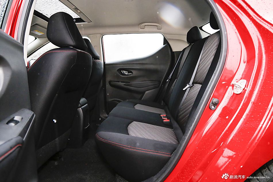 2016款LANNIA蓝鸟1.6L自动智酷版