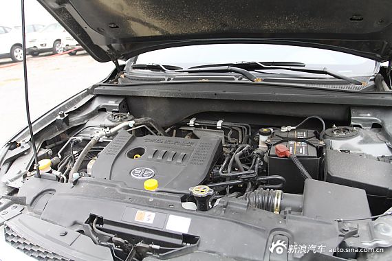 2015款奔腾X80 2.0L自动豪华型