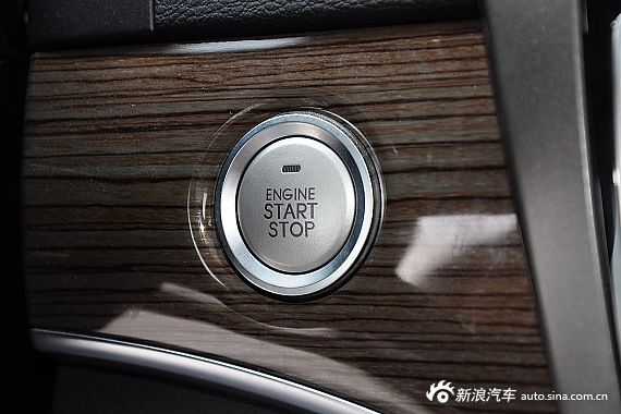 2015款哈弗H8 2.0T两驱豪华型