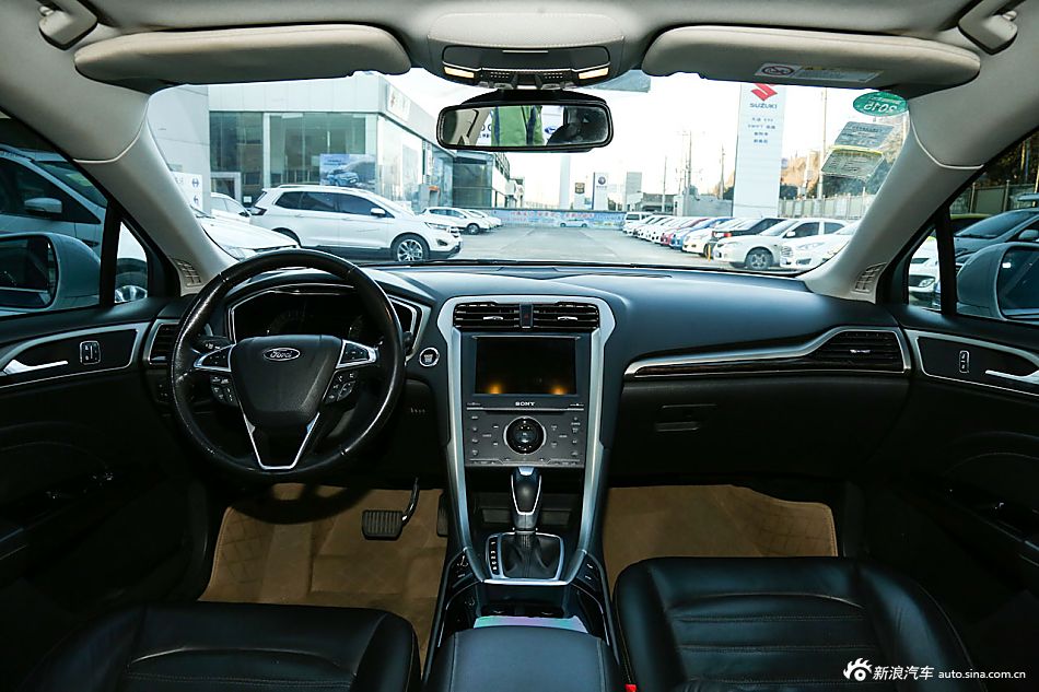 2013款蒙迪欧 2.0T自动240旗舰型