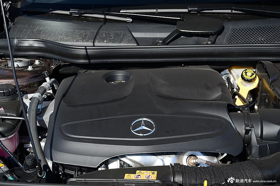 2016款奔驰GLA级 GLA220 2.0T自动 4MATIC豪华型