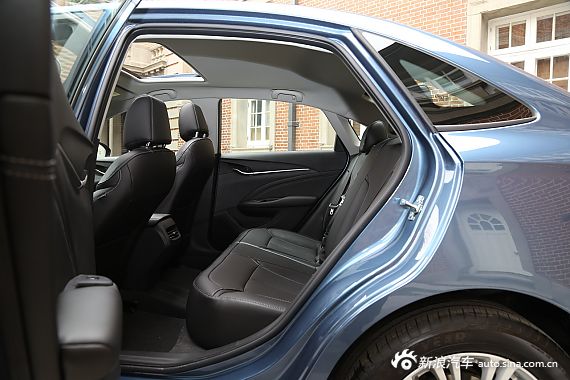 2015款全新英朗18T双离合精英型