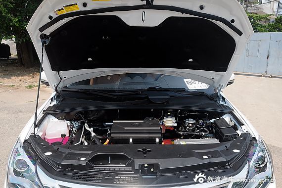 2015款比亚迪唐2.0T自动四驱旗舰型