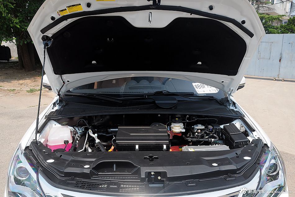 2015款比亚迪唐2.0T自动四驱旗舰型