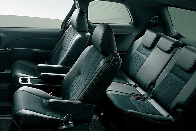 丰田新普瑞维亚官图发布