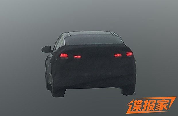 未来或入华 曝起亚K5混动版国内谍照