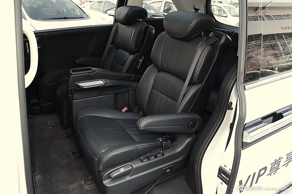 2016款艾力绅2.4L自动至尊版