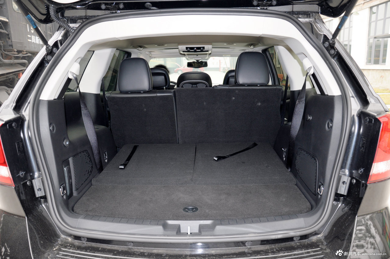 2013款酷威试驾实拍_酷威空间图片22960311_汽车图库_新浪汽车_新浪网