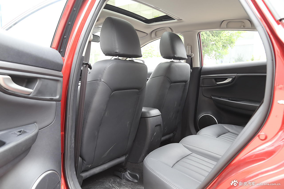 2016款奔腾B50 1.6L手动豪华型