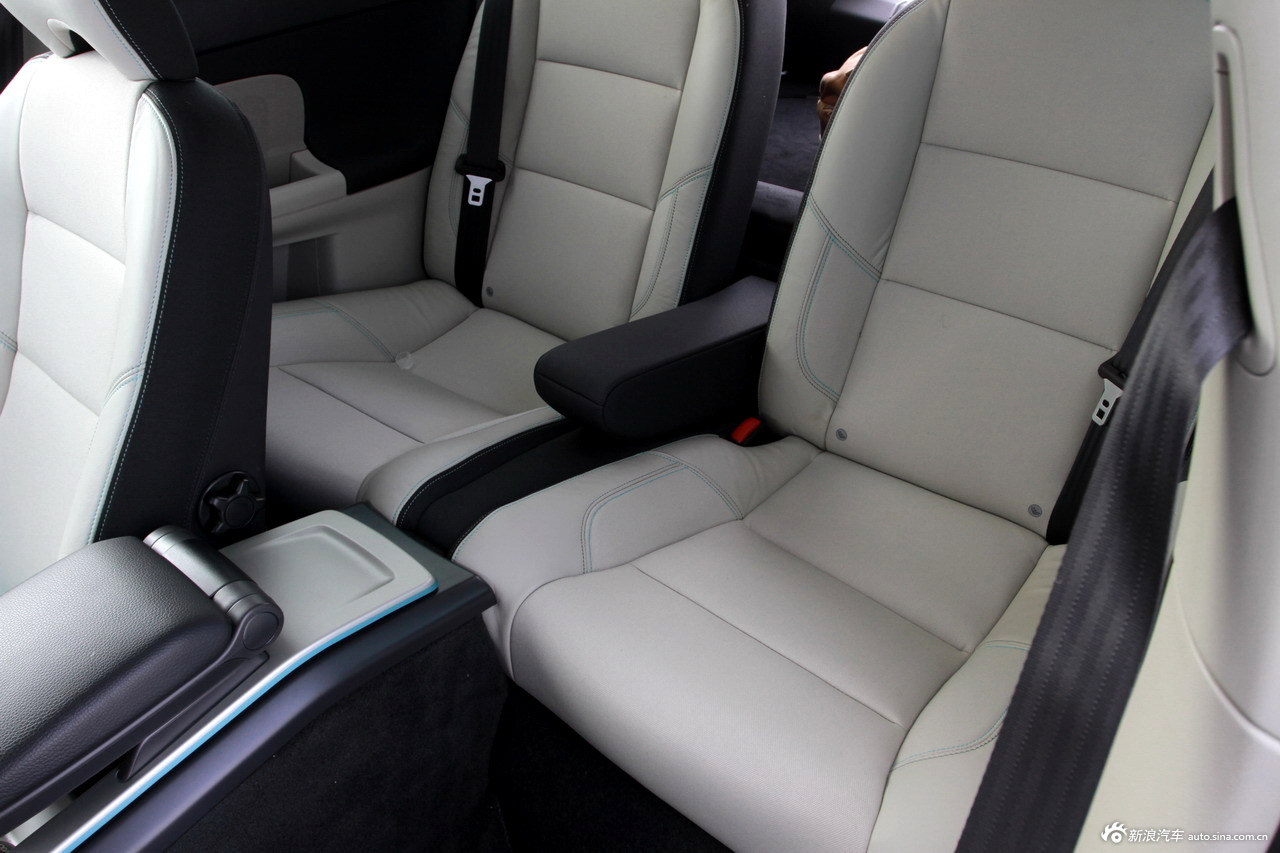 沃尔沃c30座椅空间图片