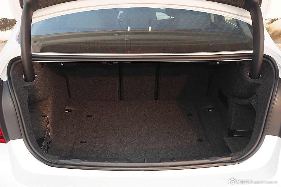 2016款宝马320Li豪华设计套装