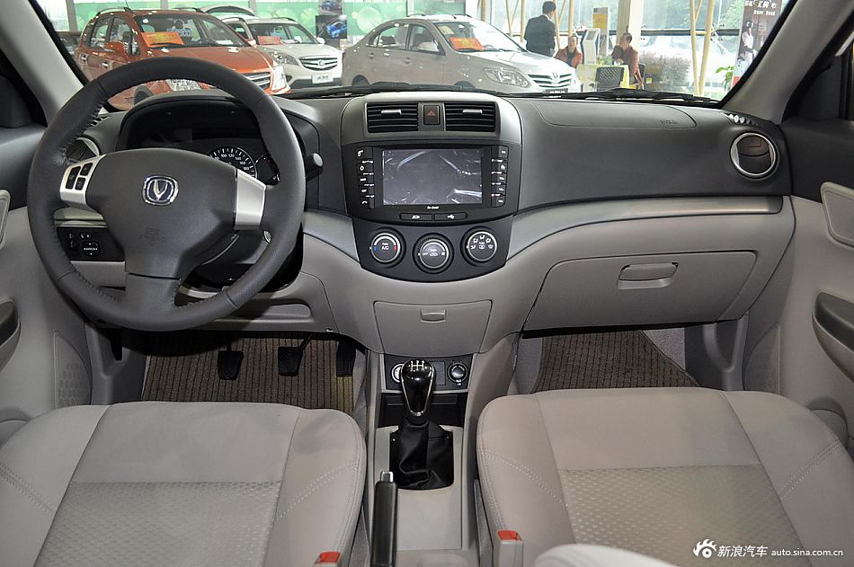 2012款悦翔V5 1.5L手动运动型