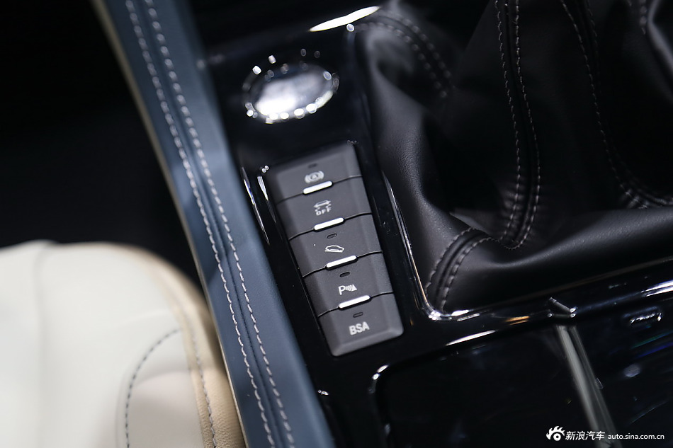 众泰造出“全新途观” 全新众泰大迈X7探馆实拍