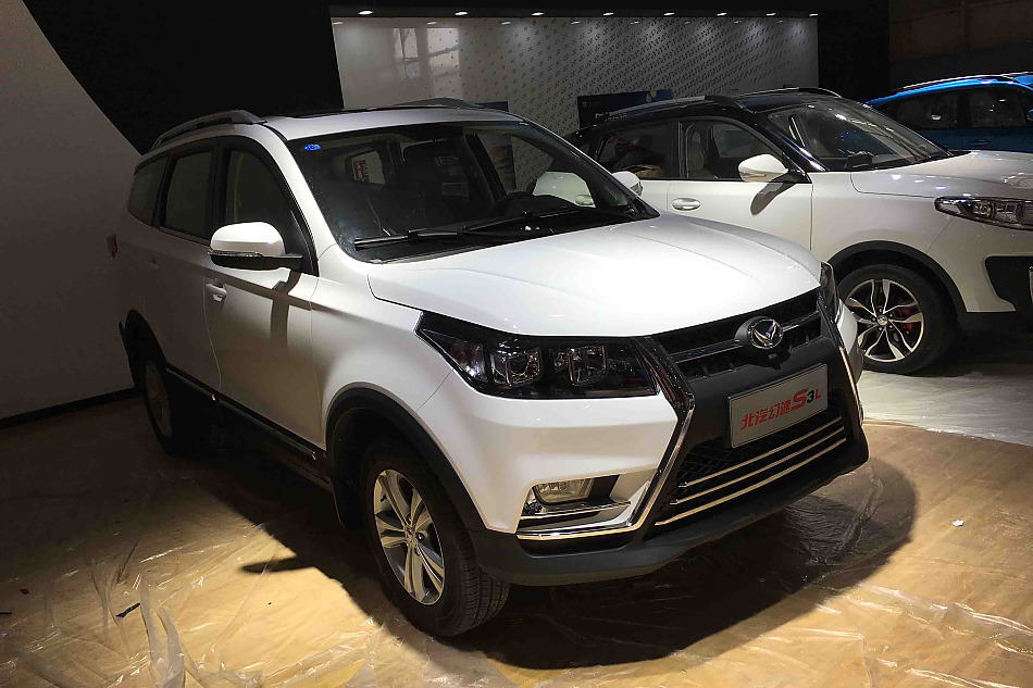 成都车展：北汽幻速S3L实车