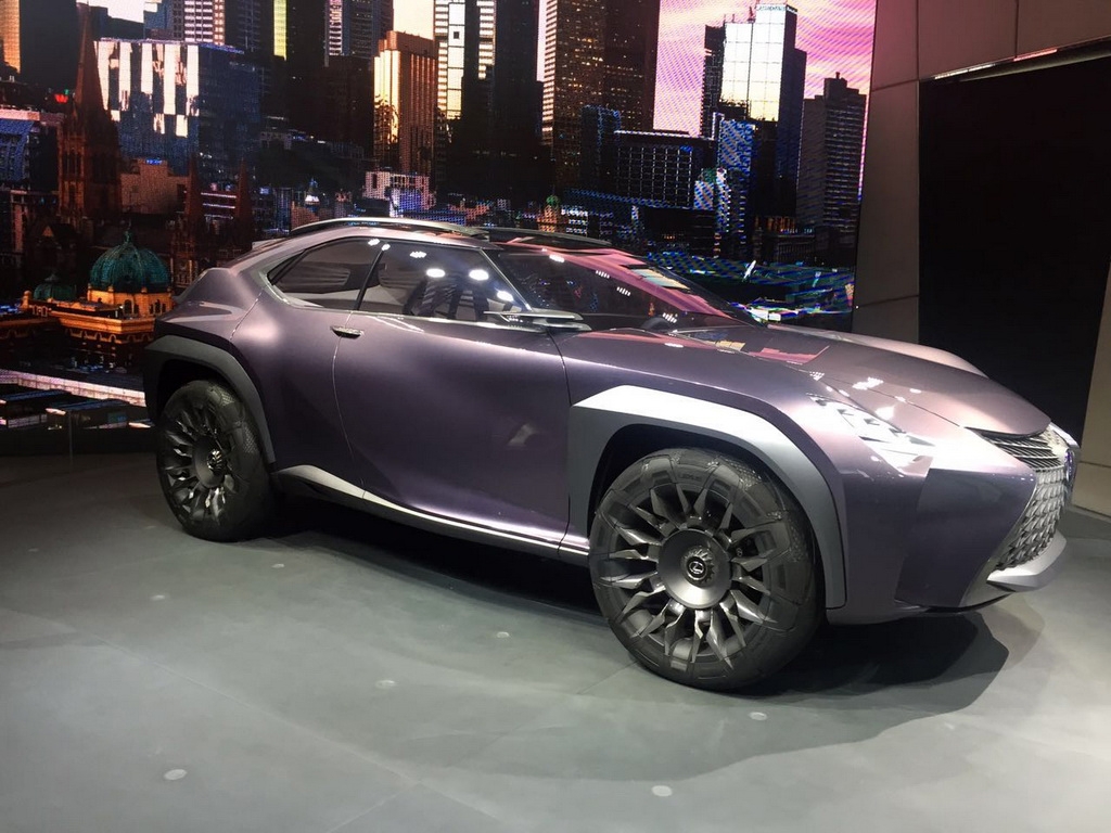 巴黎车展：雷克萨斯UX概念车