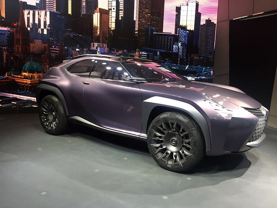 巴黎车展：雷克萨斯UX概念车