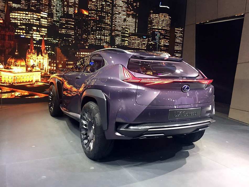 巴黎车展：雷克萨斯UX概念车
