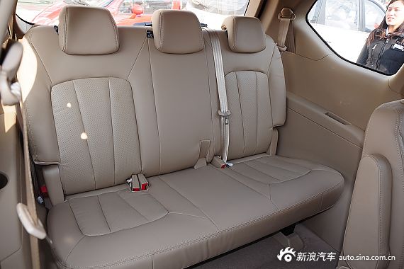 2015款宝骏730 1.8L手动舒适型