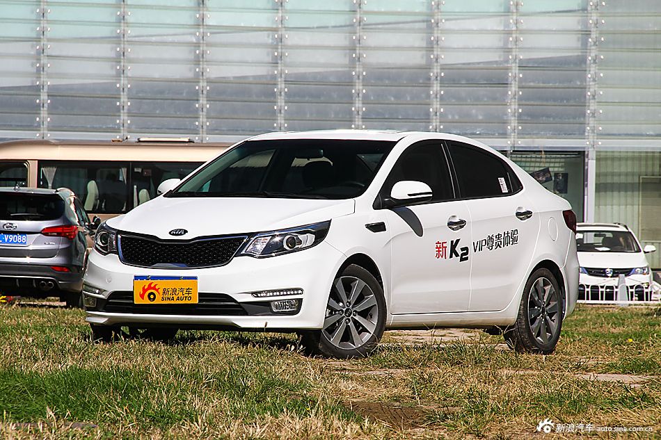 2015款起亚K2 1.6L自动Premium三厢