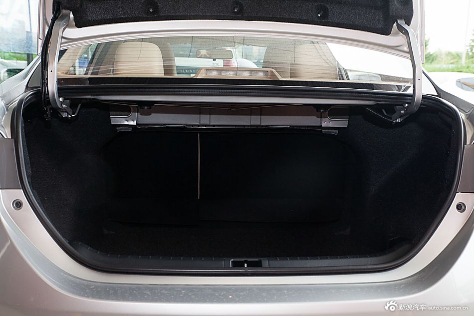 2014款卡罗拉1.8L CVT至高版