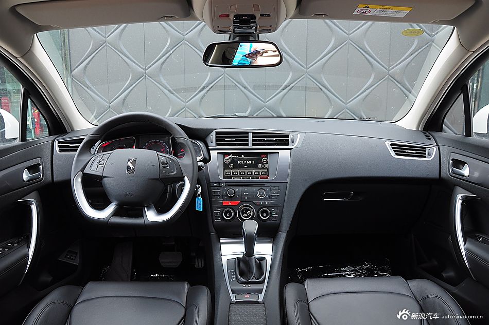 2015款DS 5LS 1.6T自动雅致版THP160