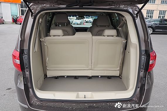 2015款GL8商务车2.4L豪华商务尊享版