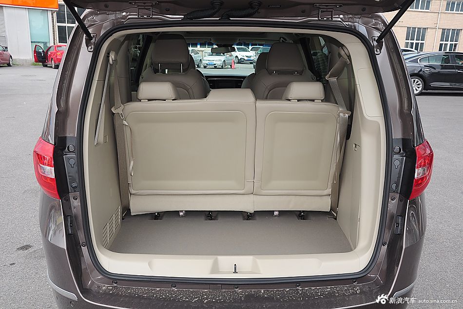 2015款GL8商务车2.4L豪华商务尊享版