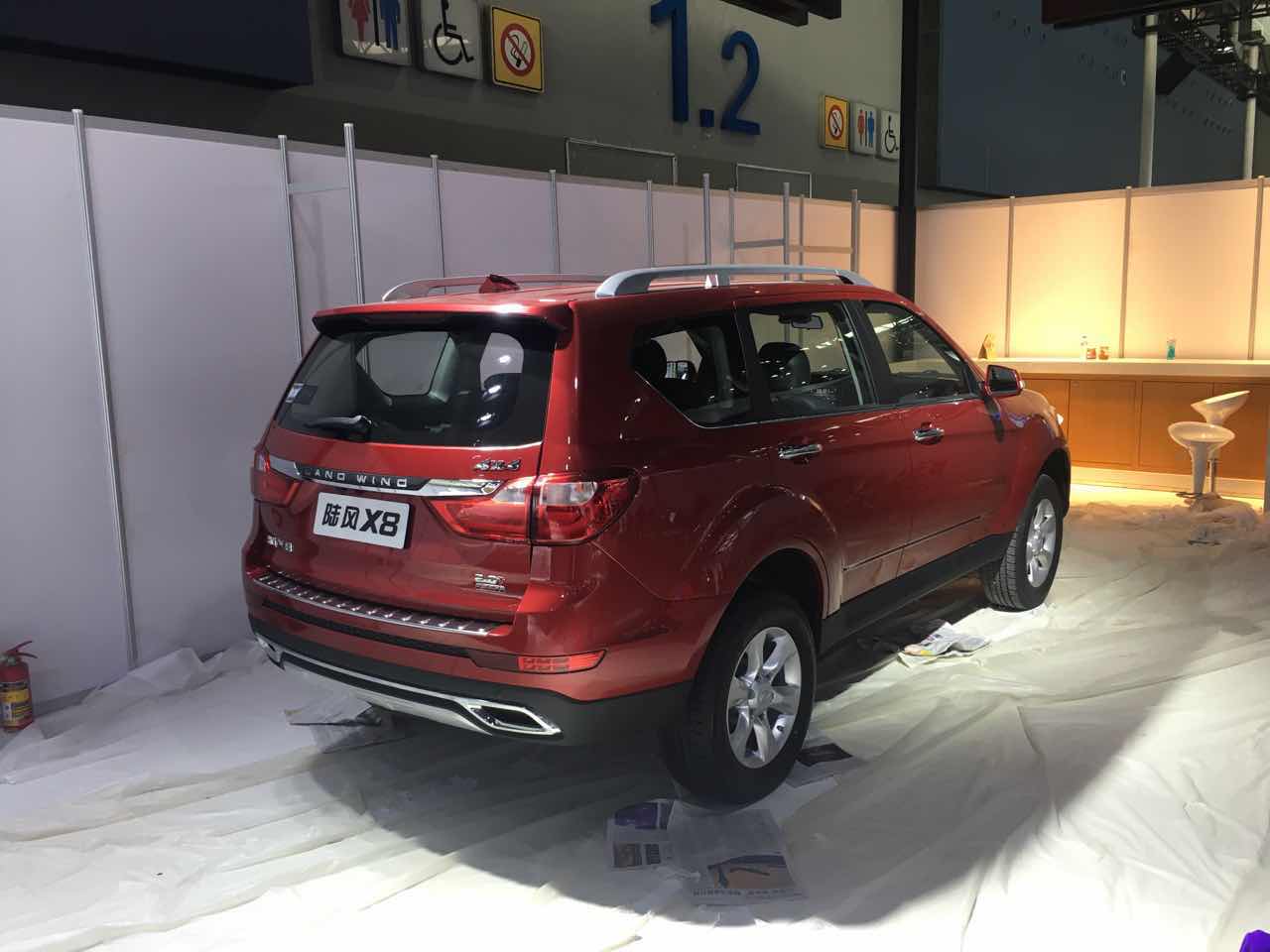 陆风X8实车 比X7有骨气！