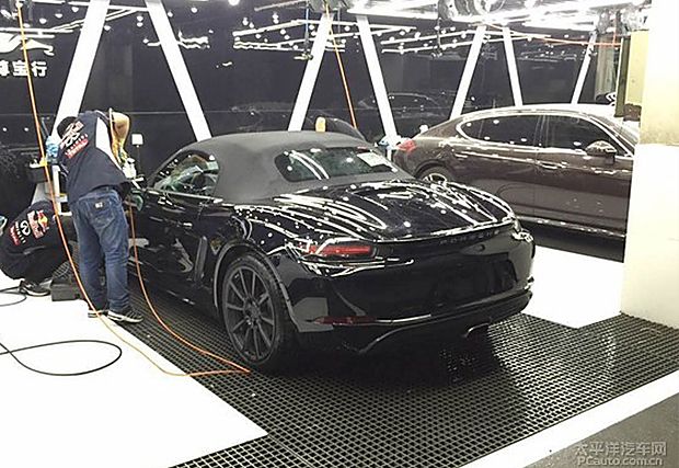 保时捷718 Boxster